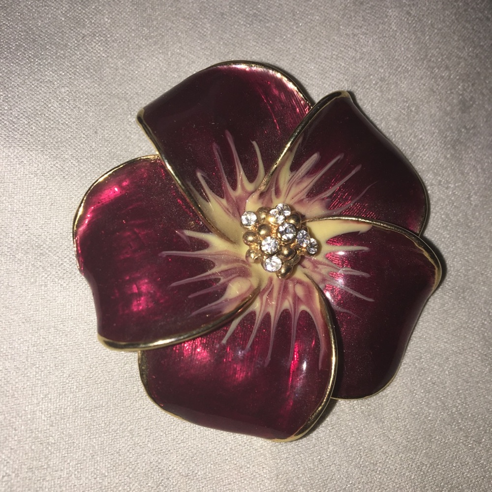 Flower brooch